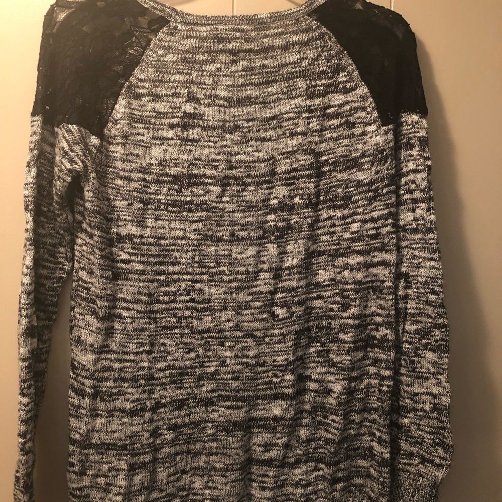 Lace shoulder sweater  - Picture 4 of 4